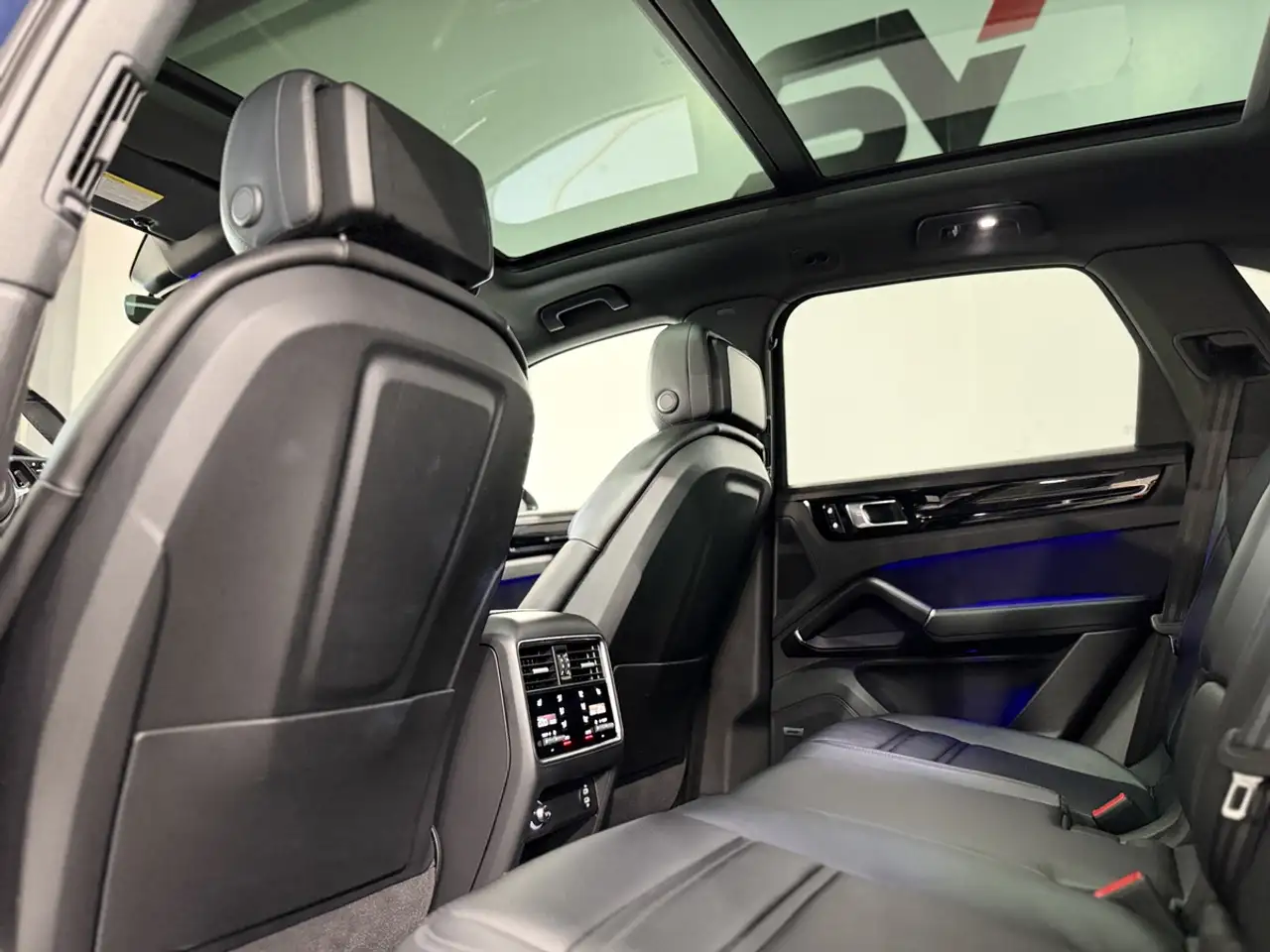 Porsche Cayenne - Image 46