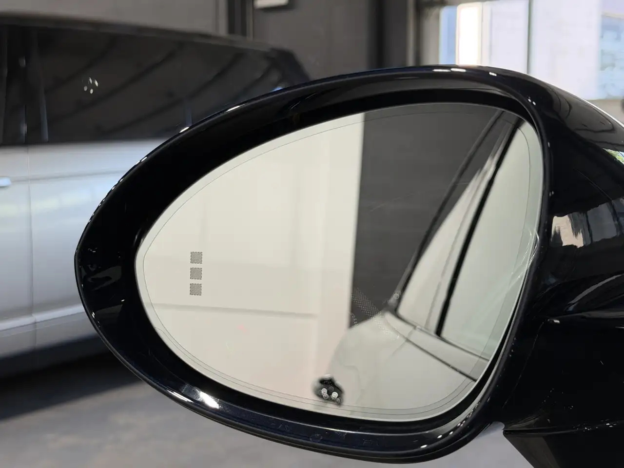 Porsche Cayenne - Image 43