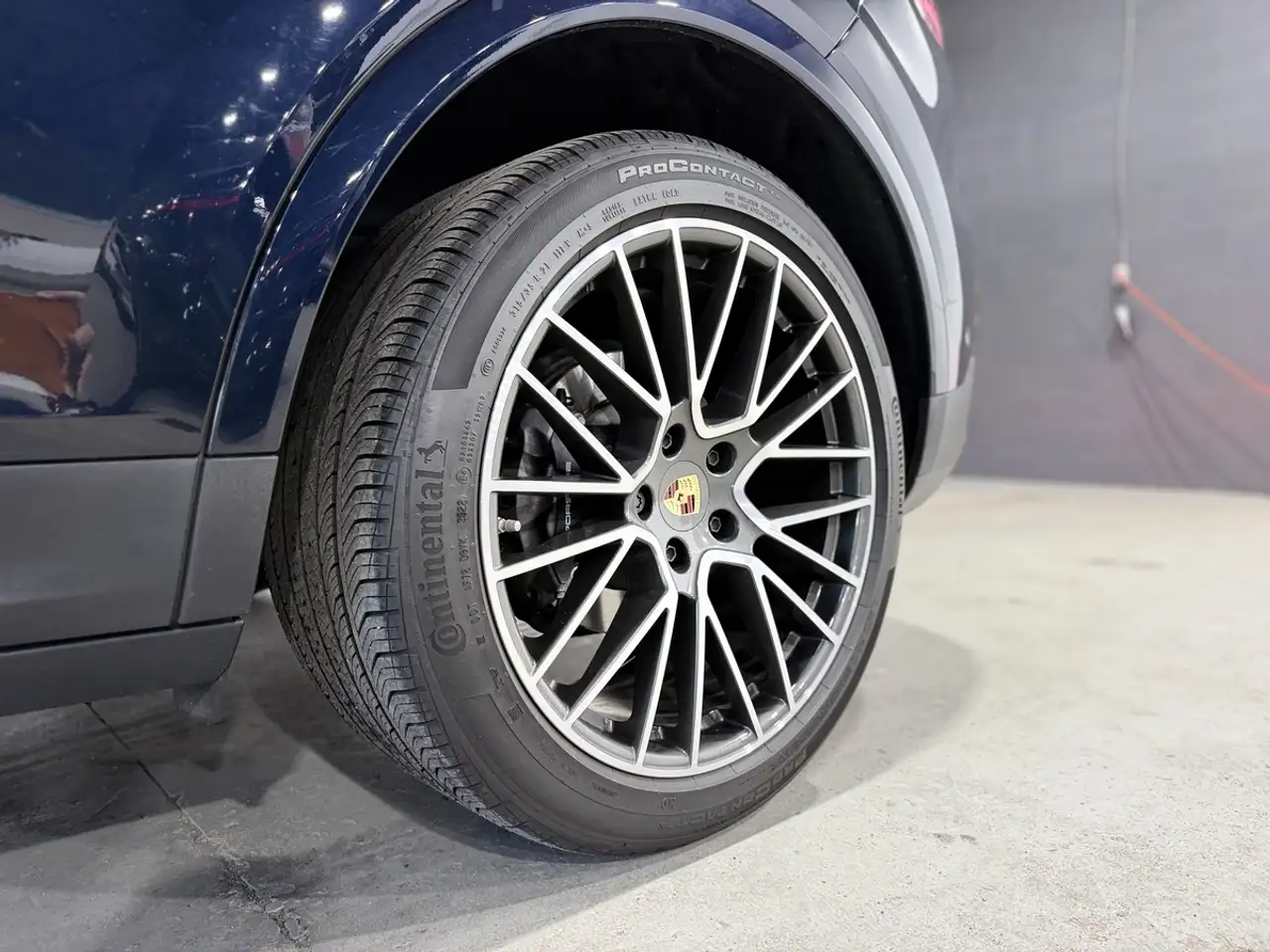 Porsche Cayenne - Image 4