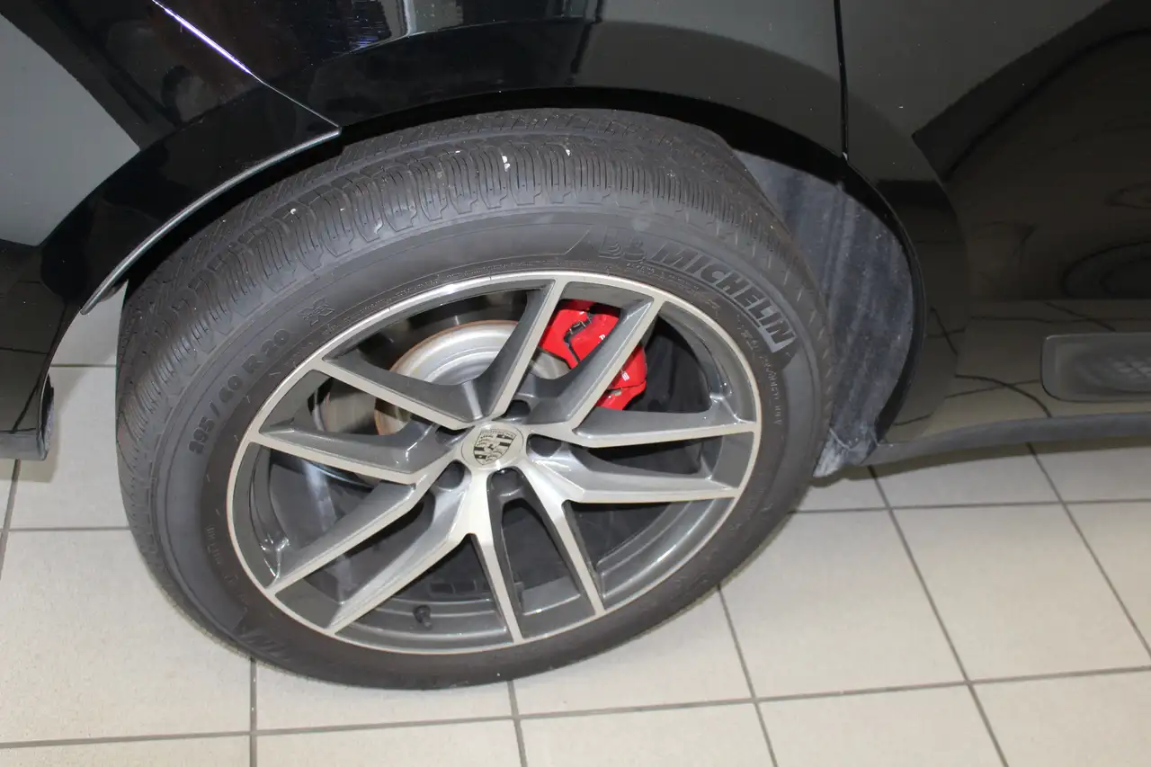 Porsche Macan - Image 8