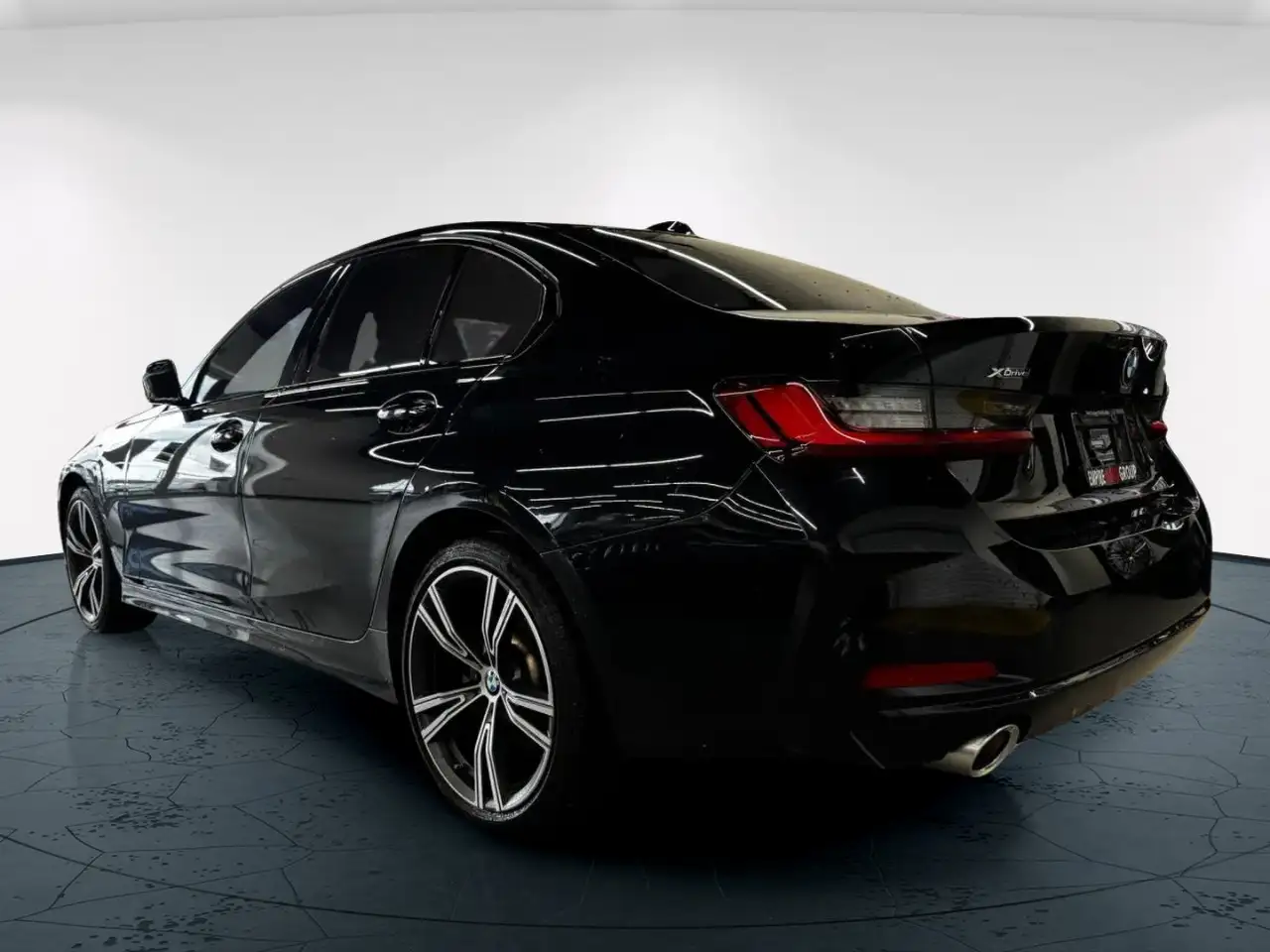 BMW 3 Series - Image 3