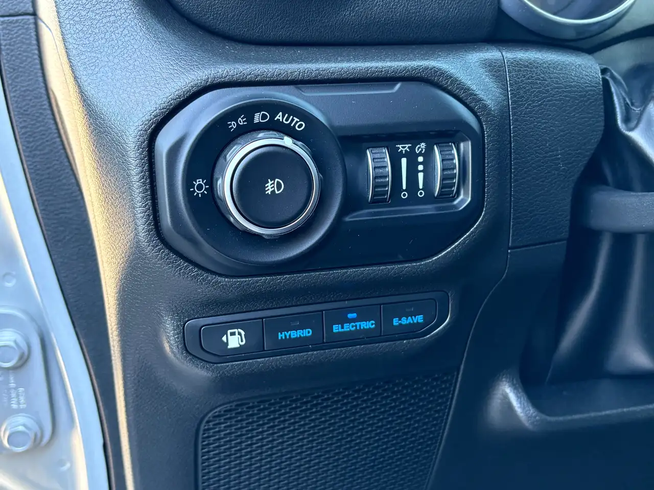 Jeep Wrangler - Image 10