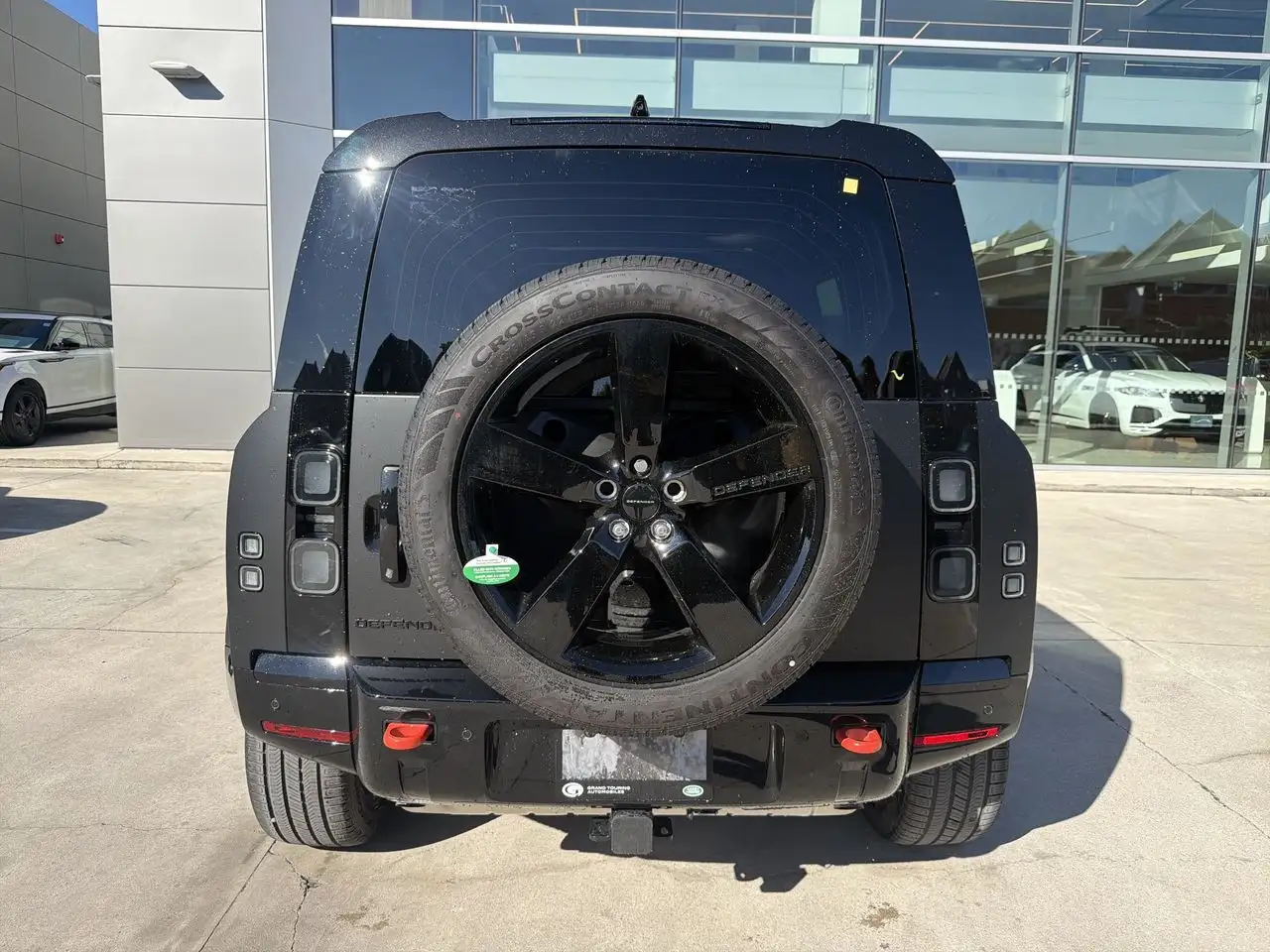 Land Rover Defender - Image 4