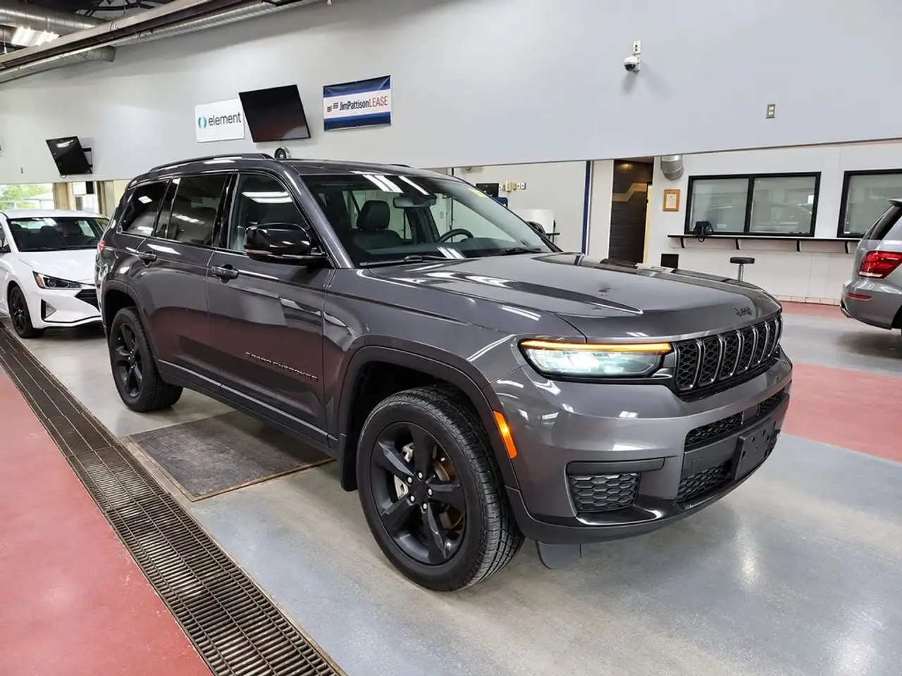 Jeep Grand Cherokee - Image 9