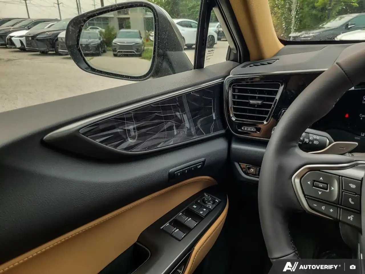 Lexus NX - Image 18