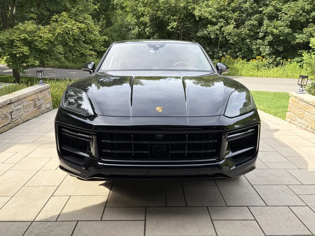 Porsche Cayenne - Image 1