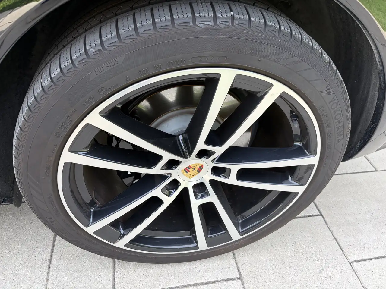 Porsche Cayenne - Image 11