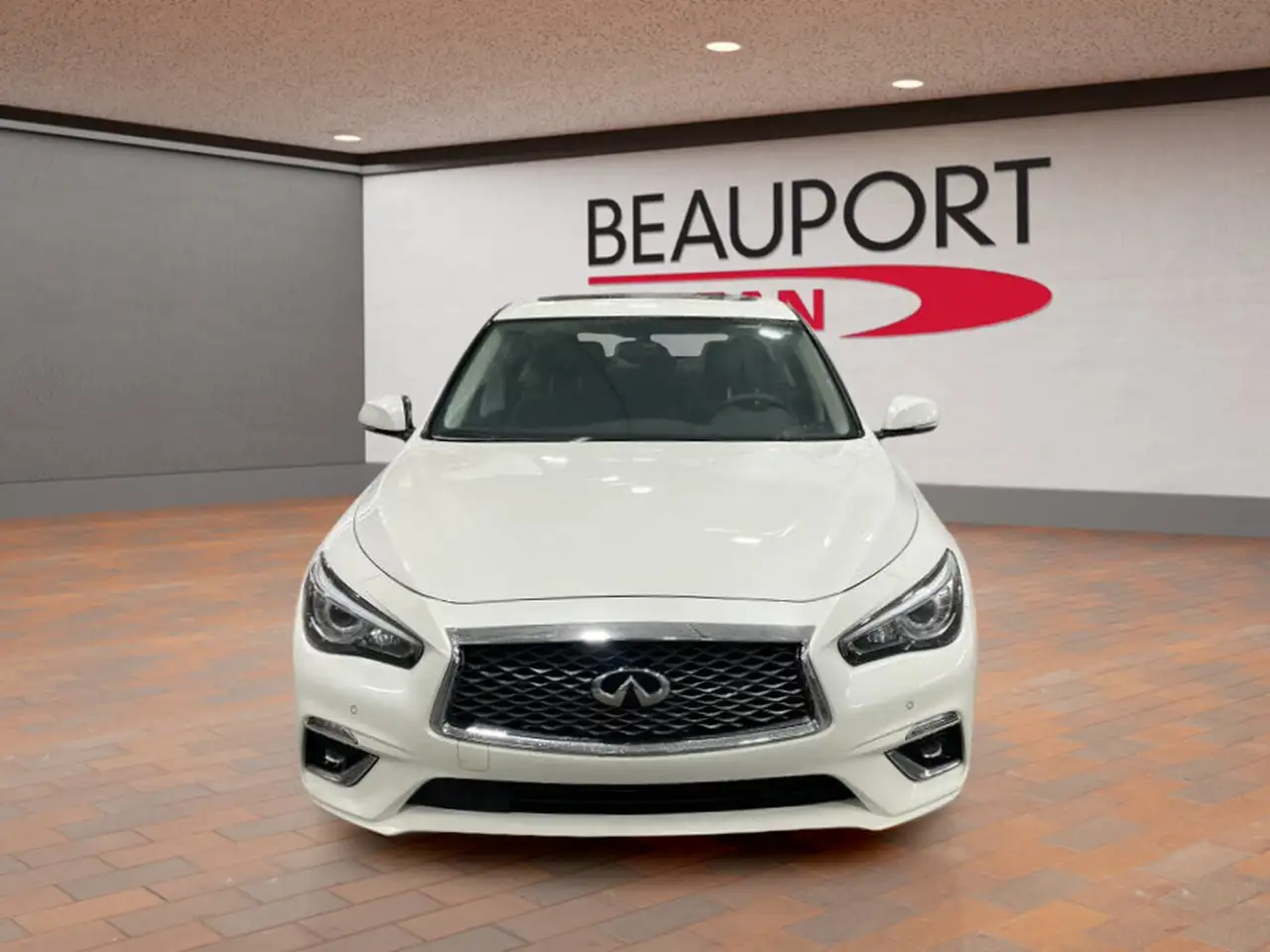 Infiniti Q50 - Image 2