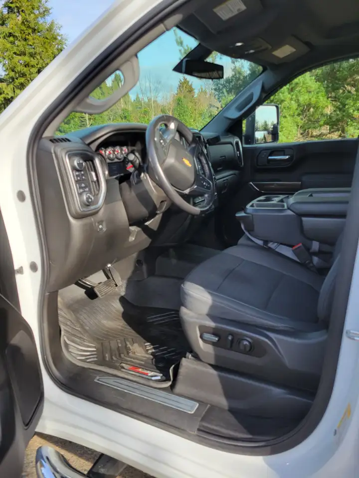 Chevrolet Silverado 1500 - Image 7