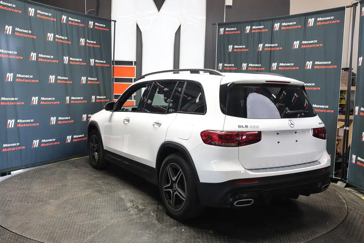 Mercedes-Benz GLB - Image 4