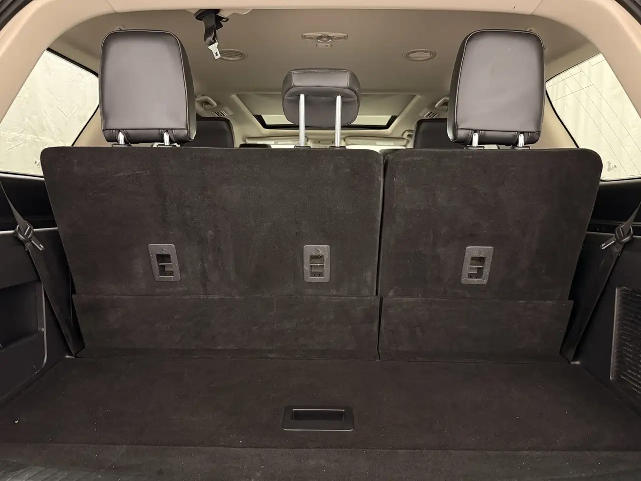 Ford Expedition - Image 12