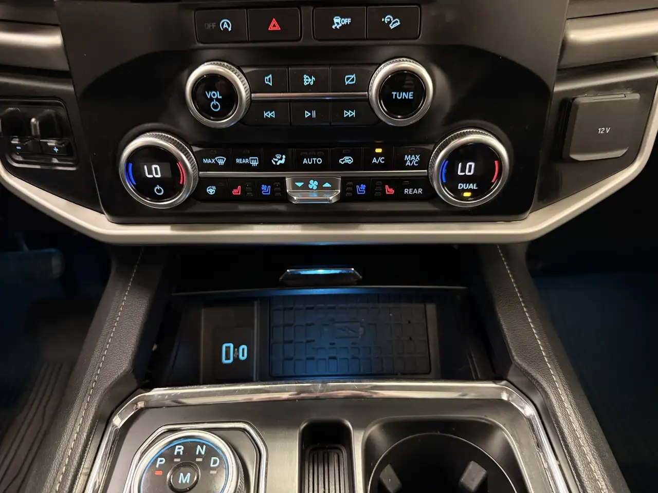Ford Expedition - Image 33