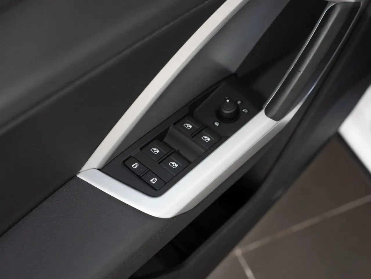 Audi Q3 - Image 16