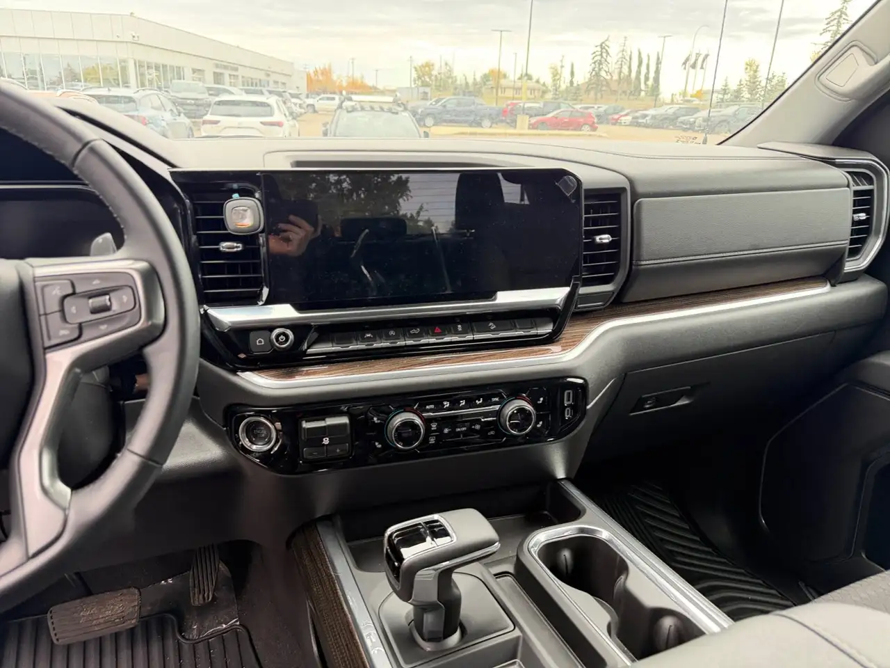 Chevrolet Silverado 1500 - Image 15