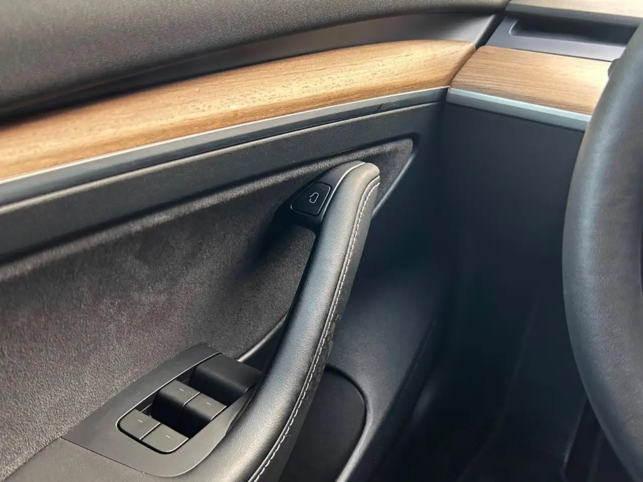 Tesla Model 3 - Image 19