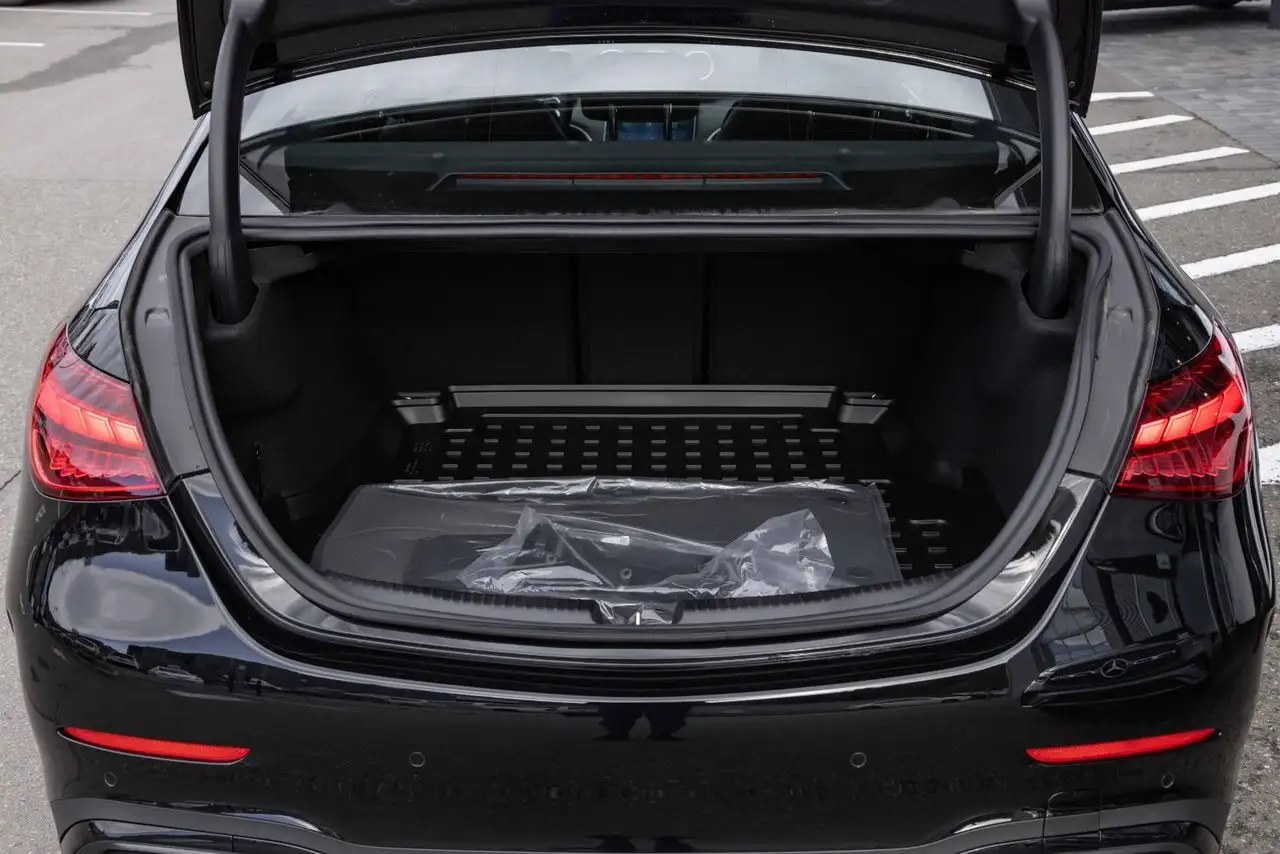 Mercedes-Benz C-Class - Image 5