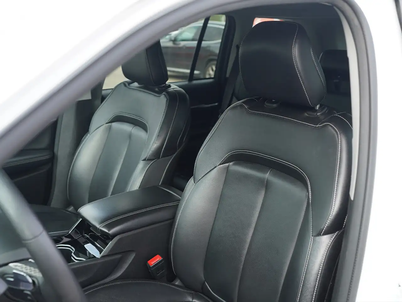 Jeep Grand Cherokee - Image 33