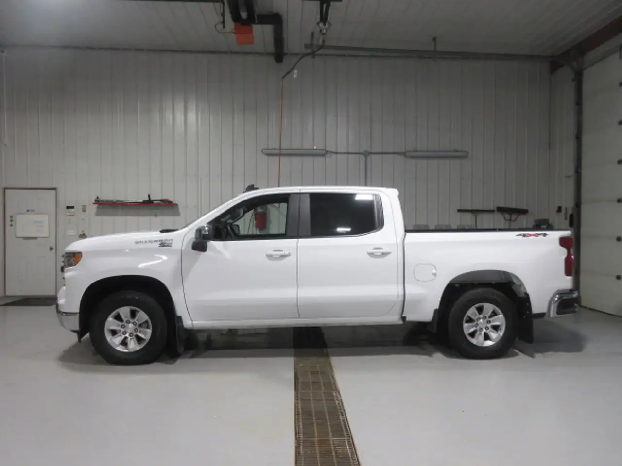 Chevrolet Silverado 1500 - Image 1