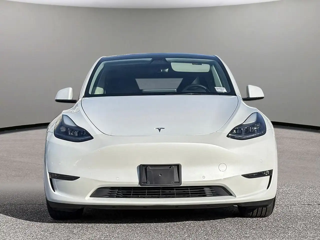 Tesla Model Y - Image 2