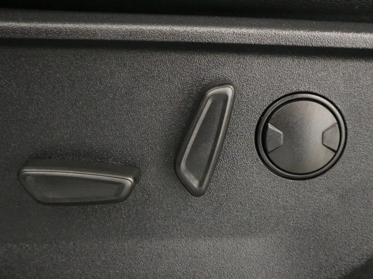 Ford F-150 - Image 16