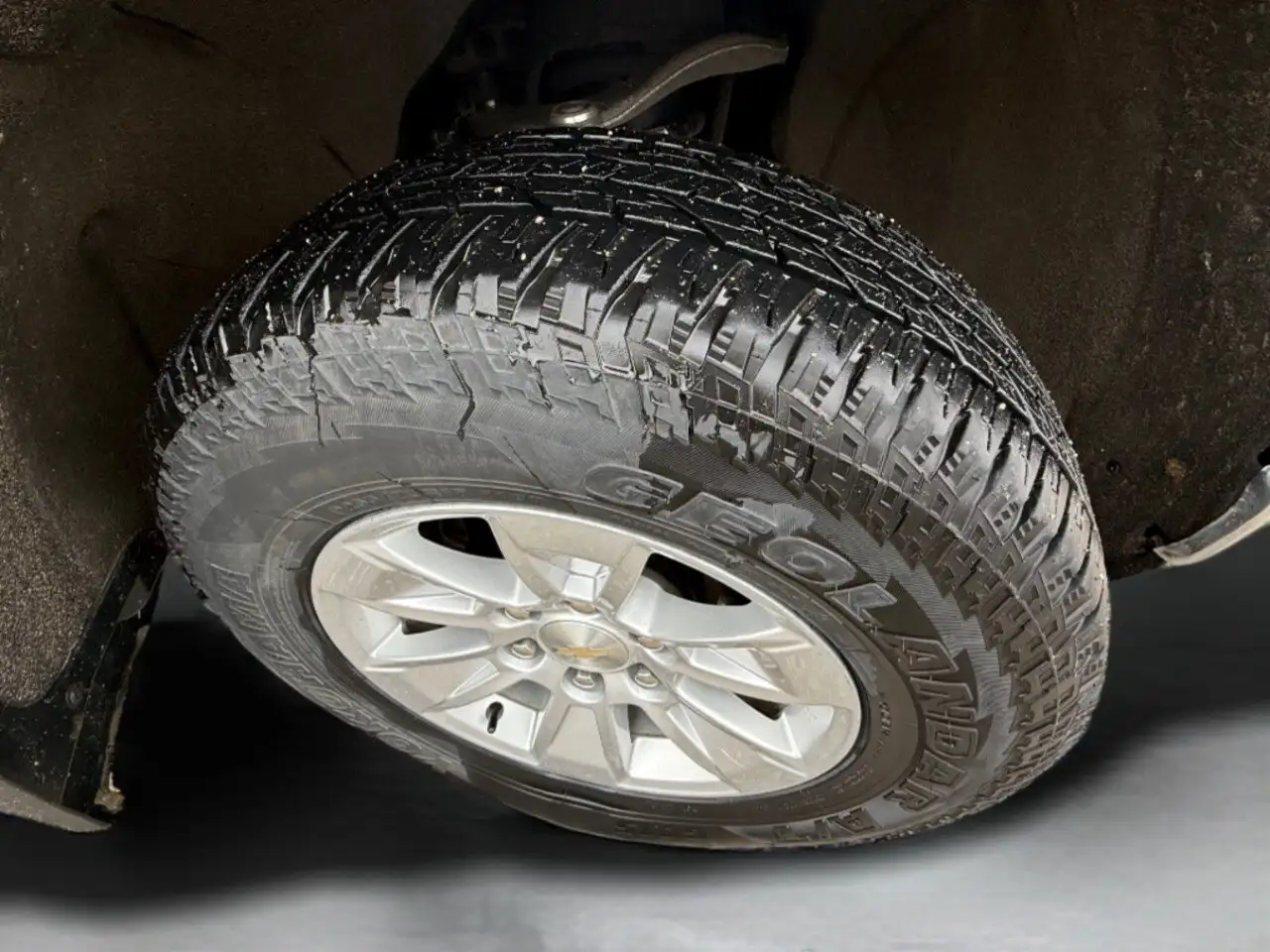Chevrolet Silverado 1500 - Image 9