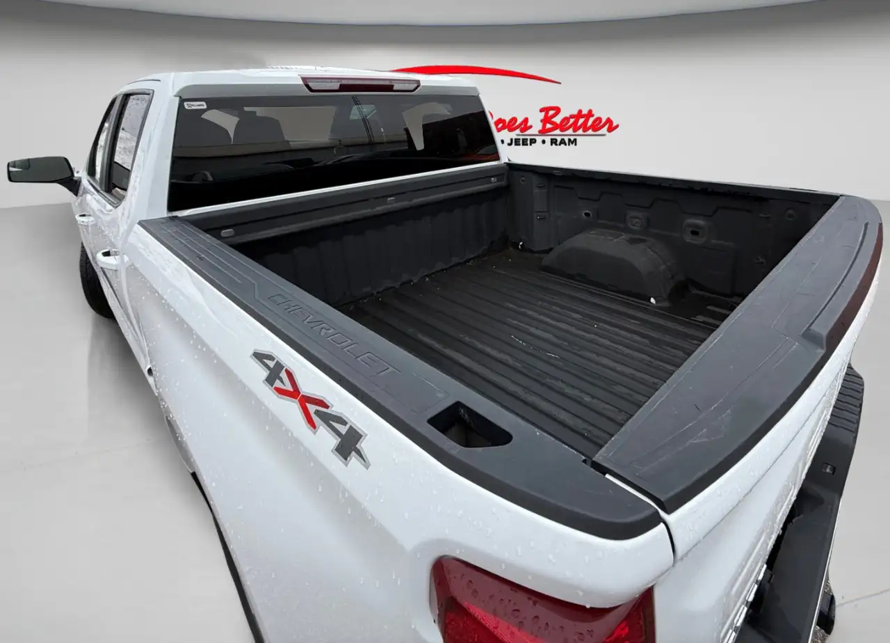 Chevrolet Silverado 1500 - Image 24