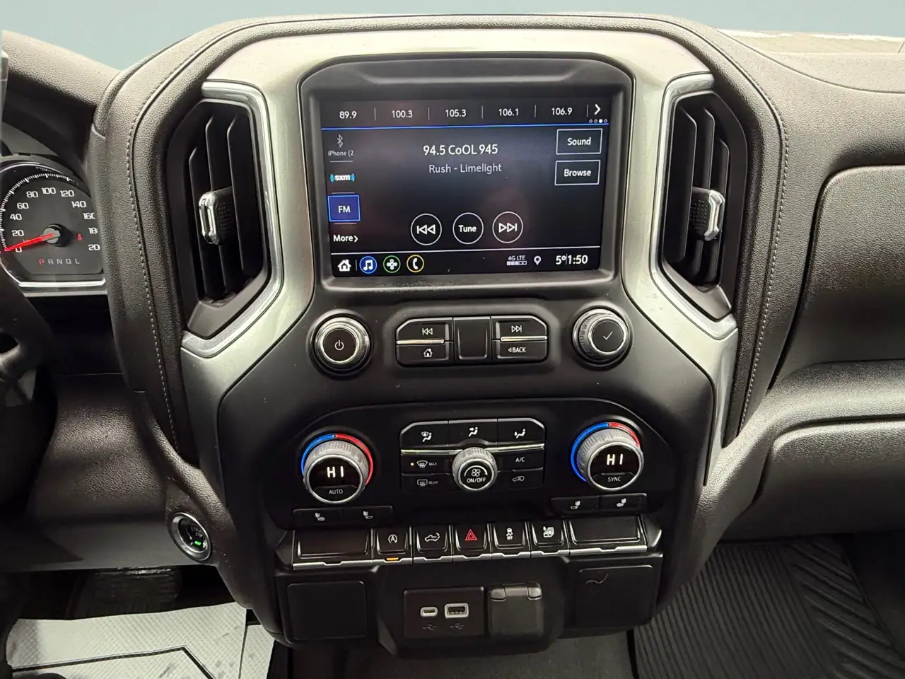Chevrolet Silverado 1500 - Image 16