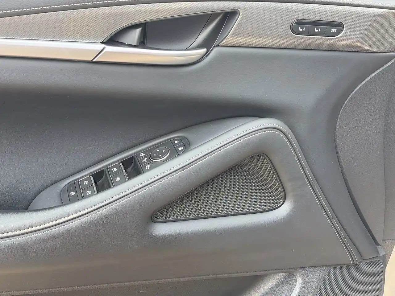 Infiniti QX60 - Image 21