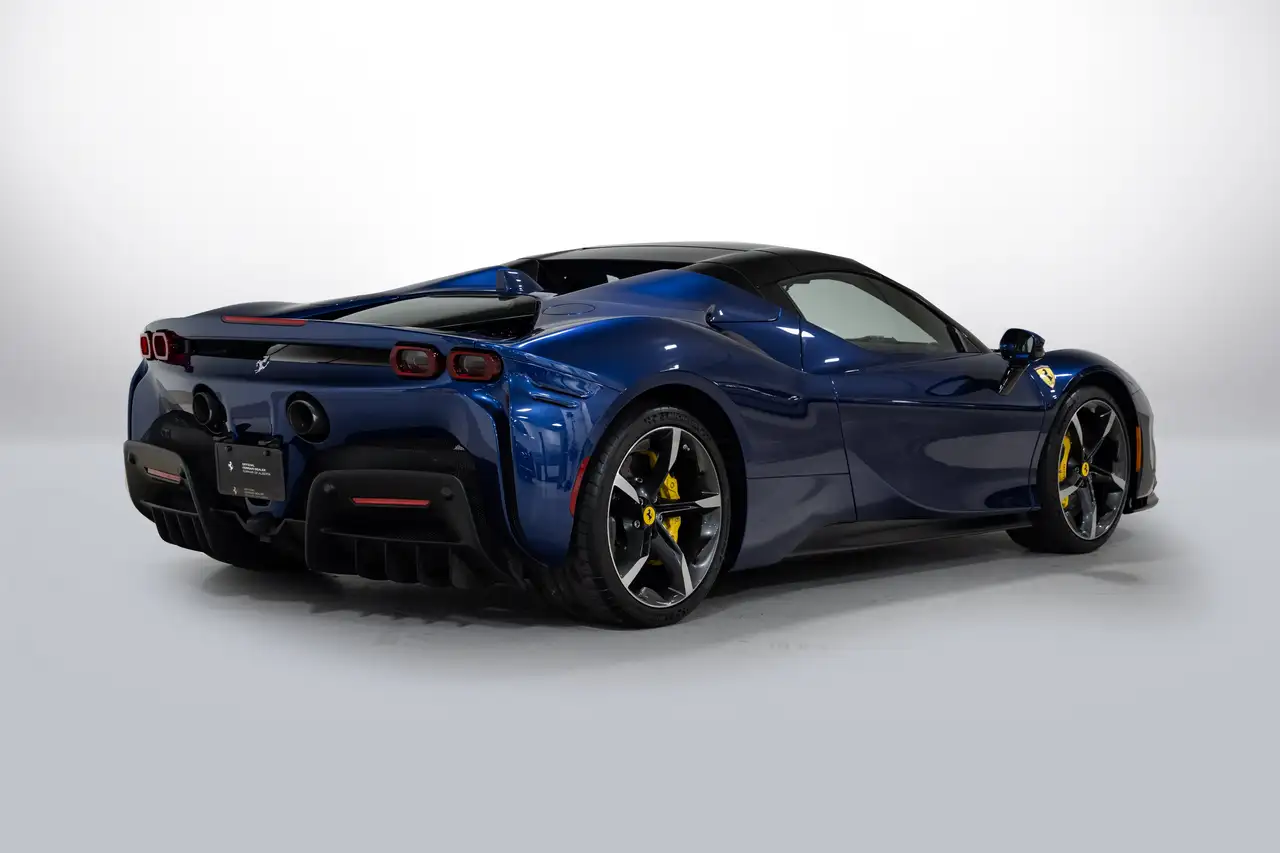Ferrari SF90 Spider - Image 15