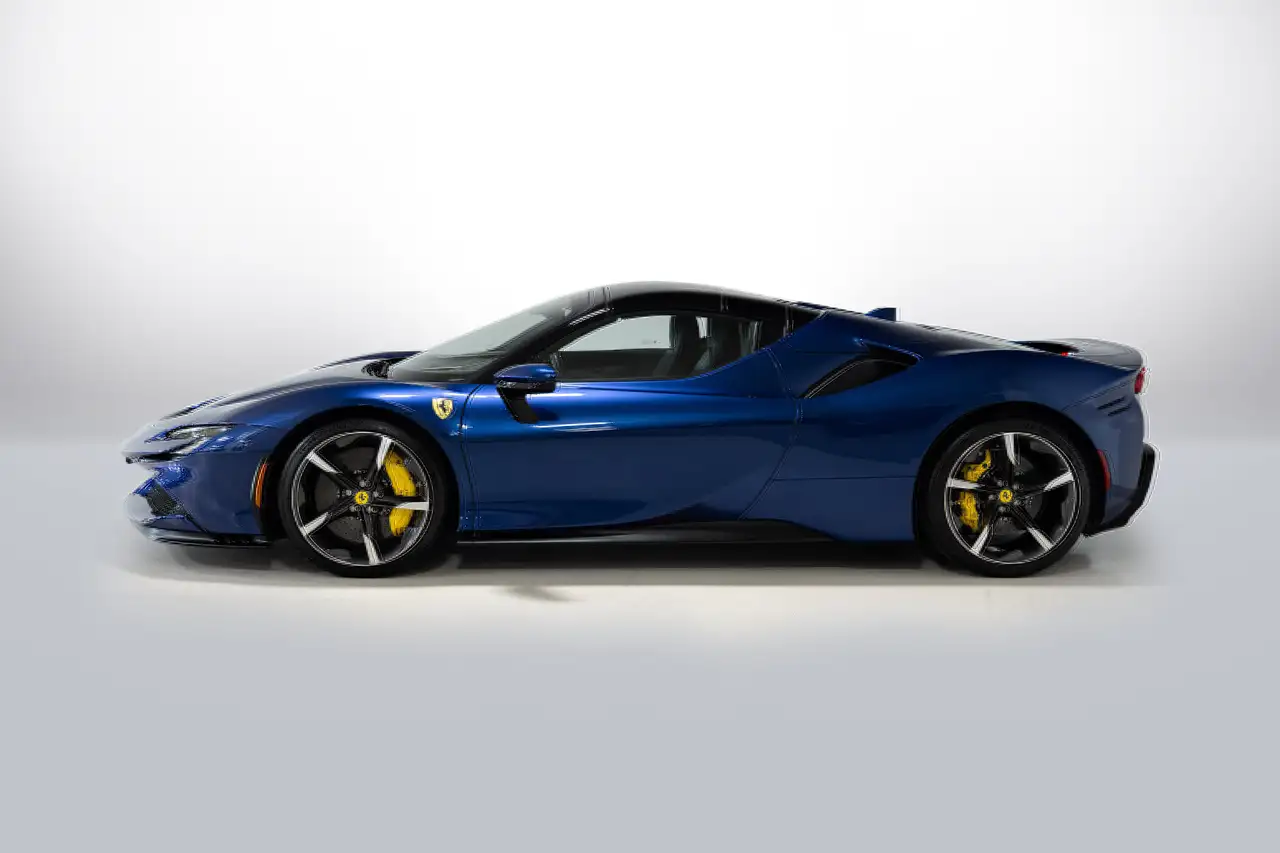 Ferrari SF90 Spider - Image 18
