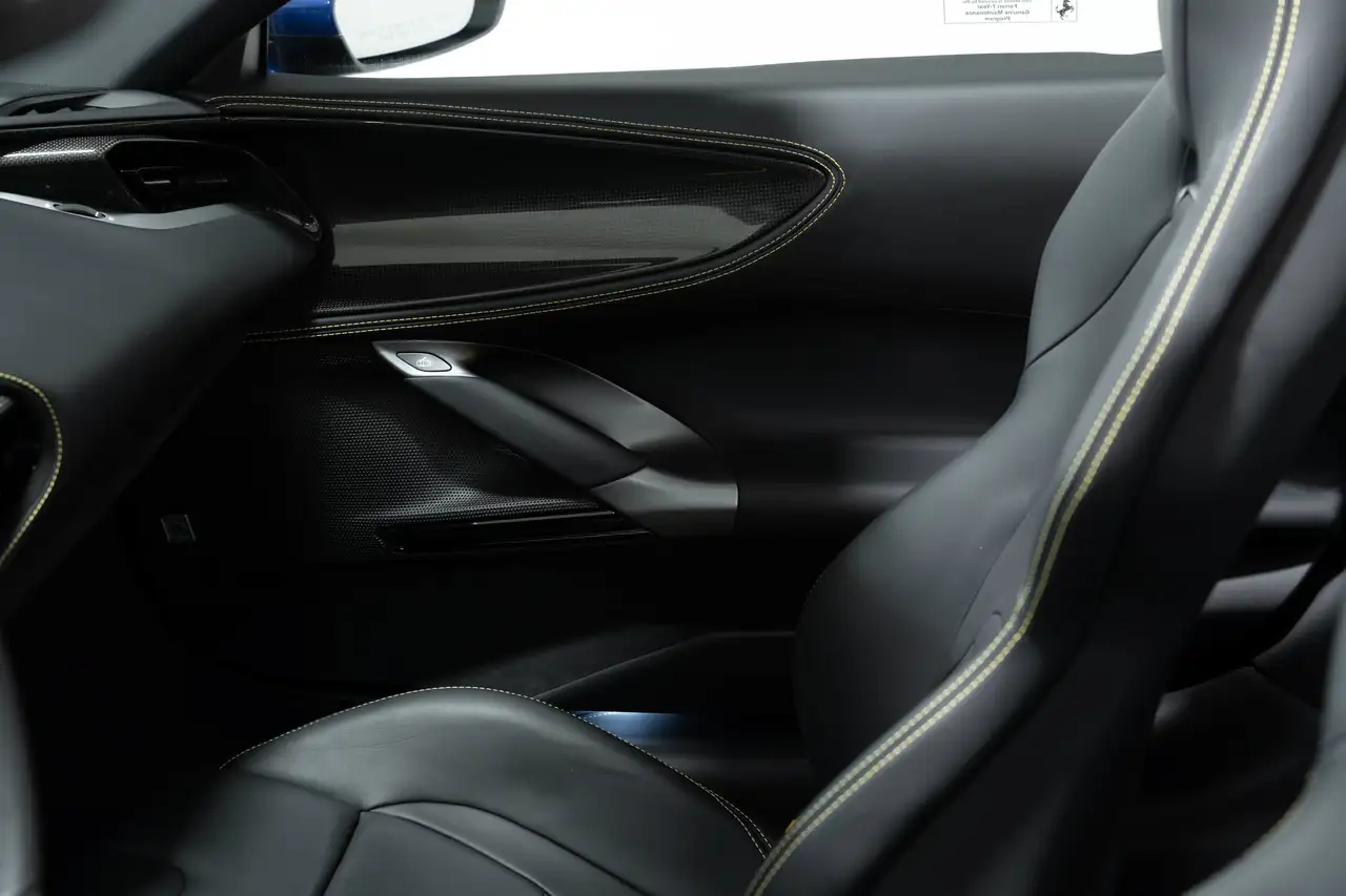 Ferrari SF90 Spider - Image 25