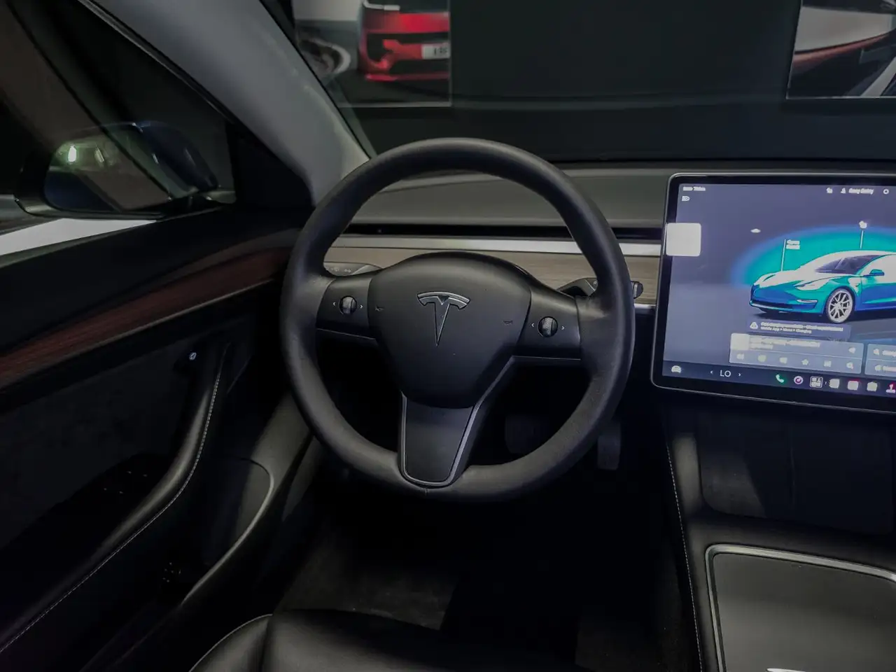 Tesla Model 3 - Image 12