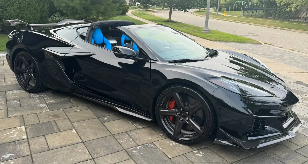 Chevrolet Corvette - Image 10