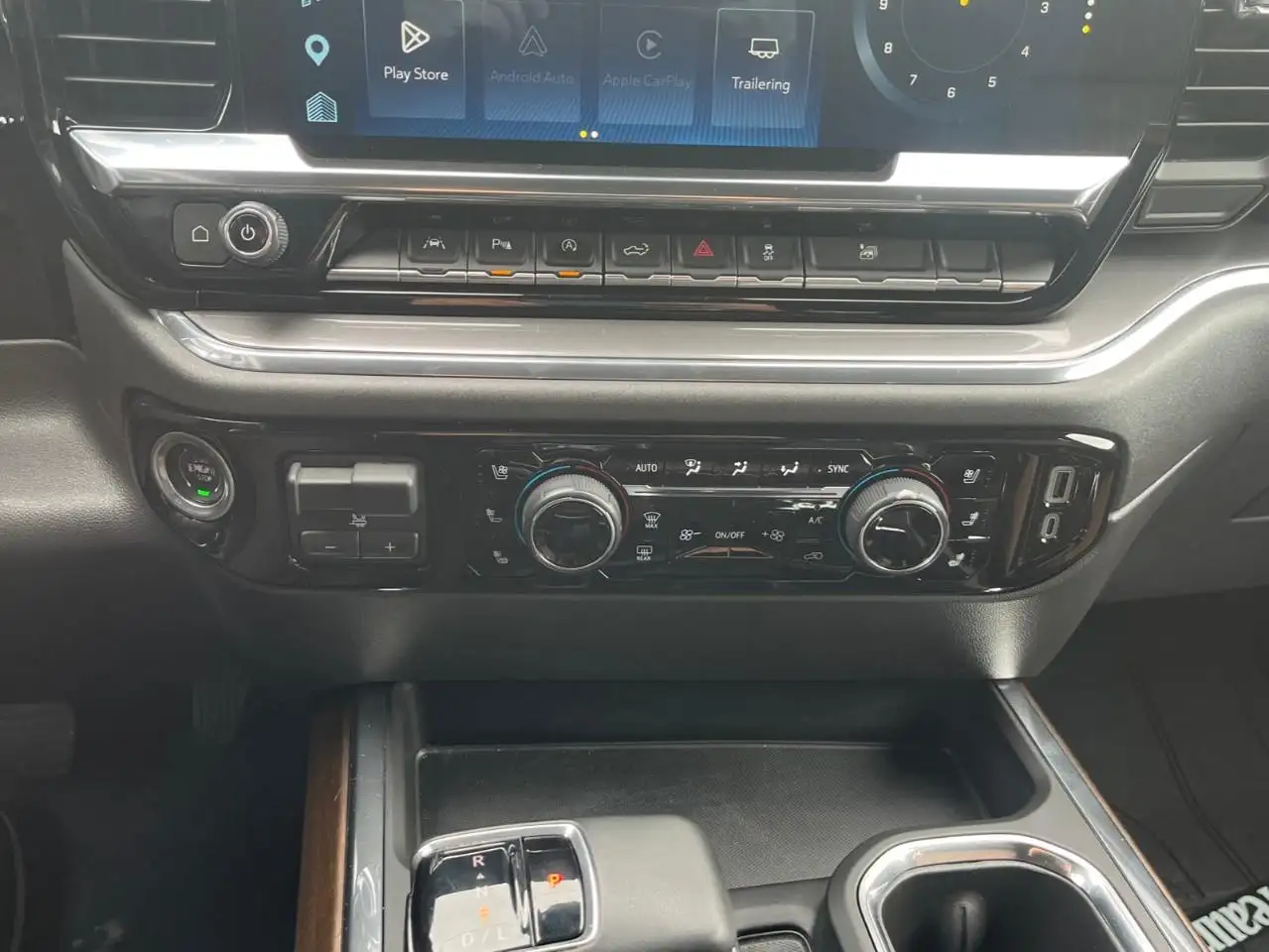 Chevrolet Silverado 1500 - Image 24