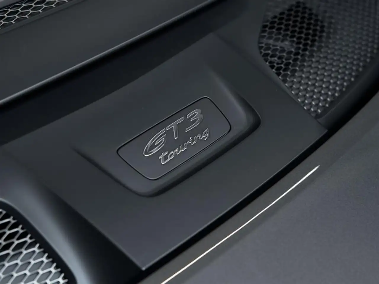 Porsche 911 - Image 18