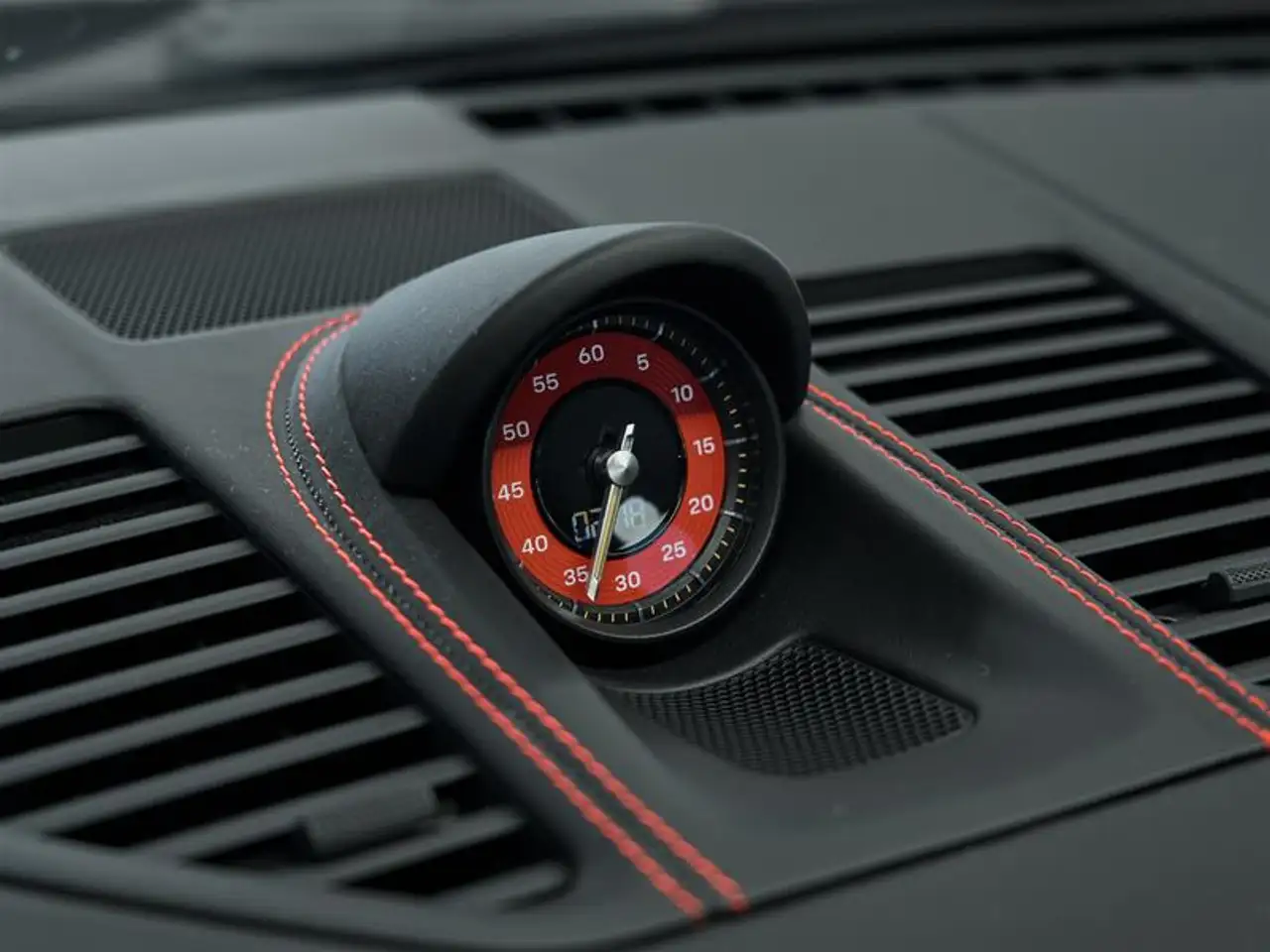 Porsche 911 - Image 49