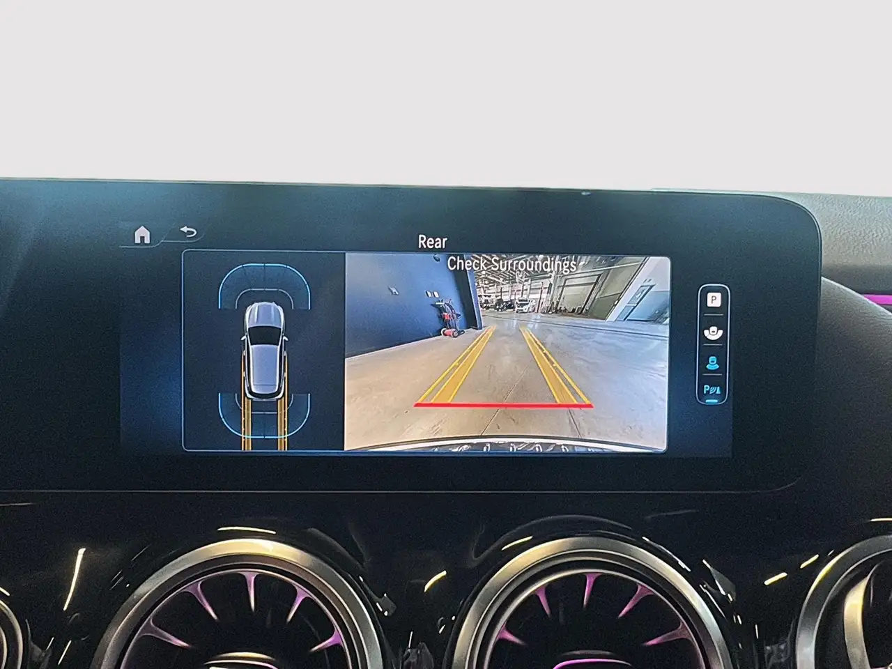 Mercedes-Benz GLA - Image 18