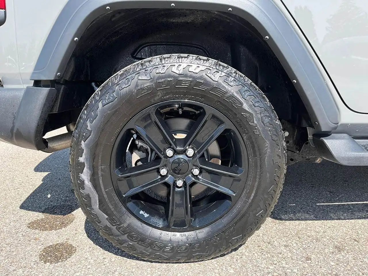 Jeep Wrangler - Image 18