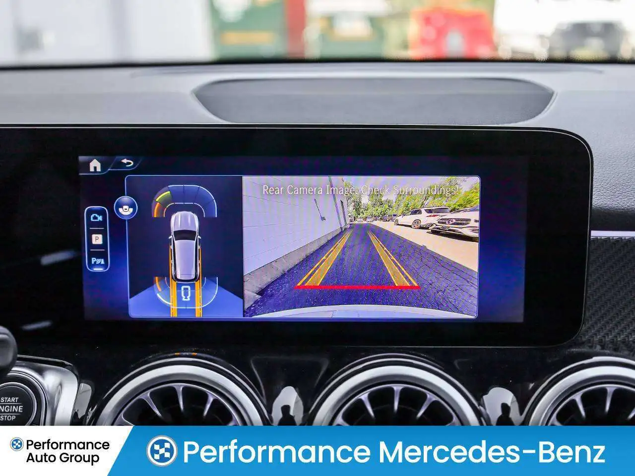 Mercedes-Benz GLB - Image 22