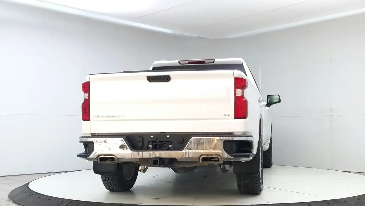 Chevrolet Silverado 1500 - Image 4