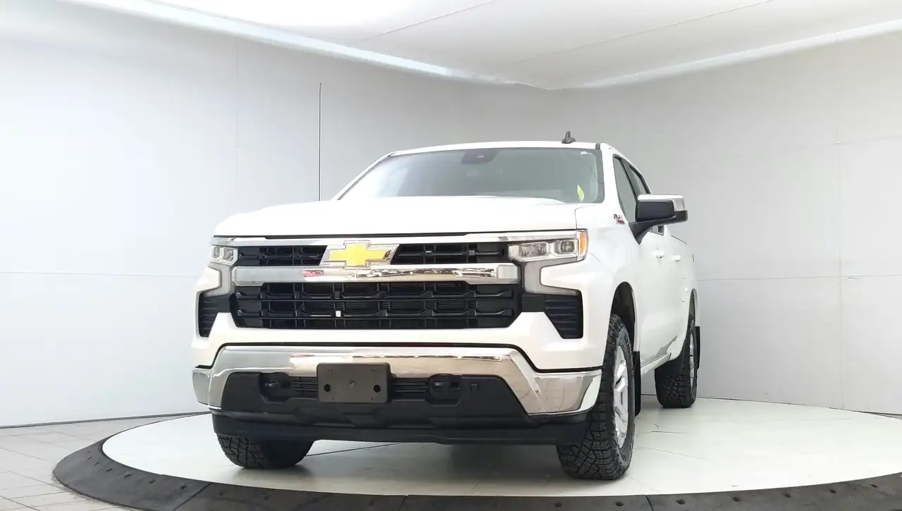 Chevrolet Silverado 1500 - Image 8