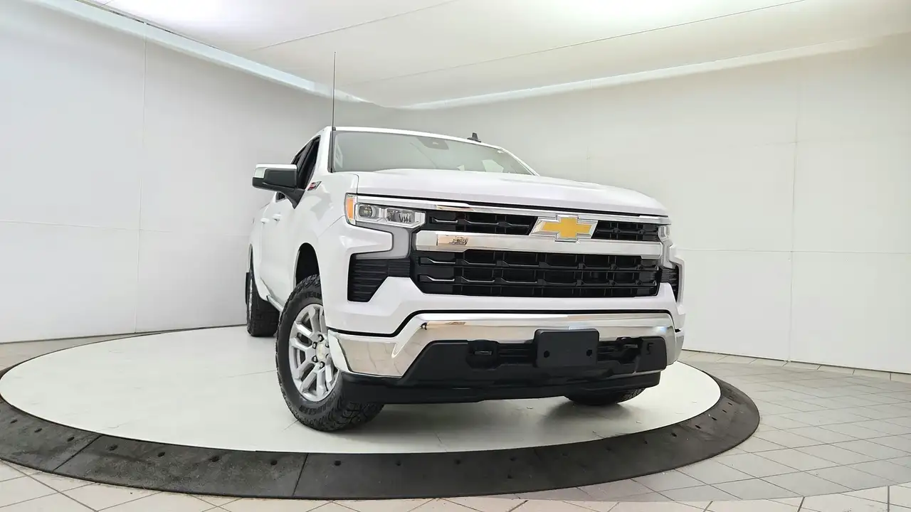 Chevrolet Silverado 1500 - Image 17