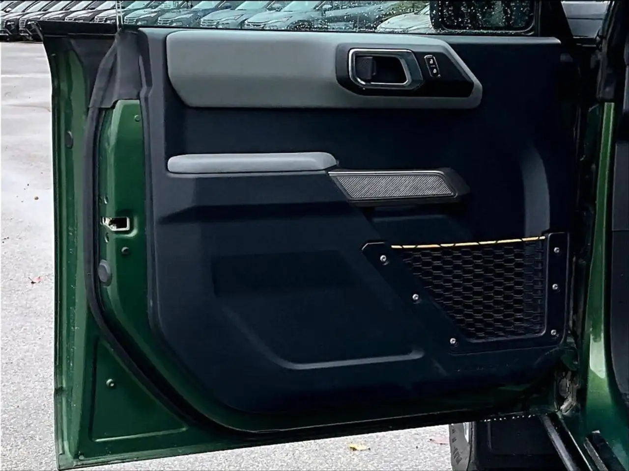 Ford Bronco - Image 22