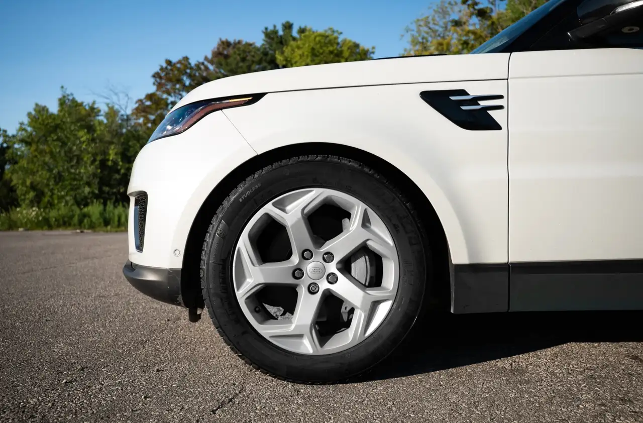 Land Rover Range Rover Sport - Image 10