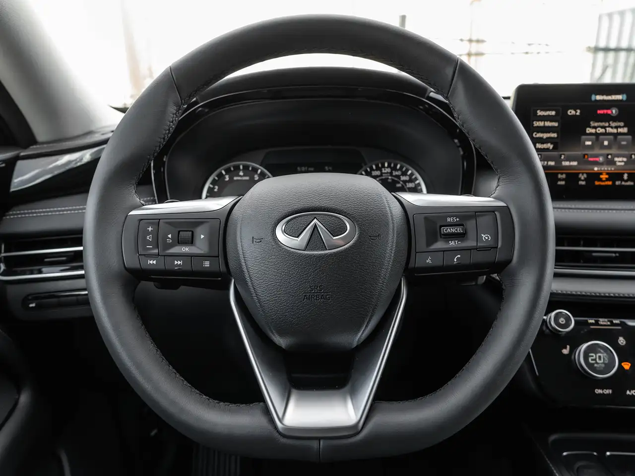 Infiniti QX60 - Image 8