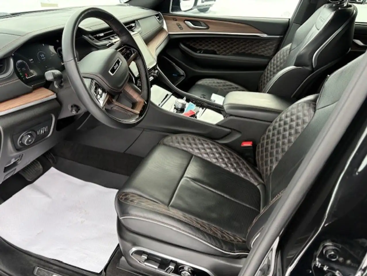 Jeep Grand Cherokee - Image 8