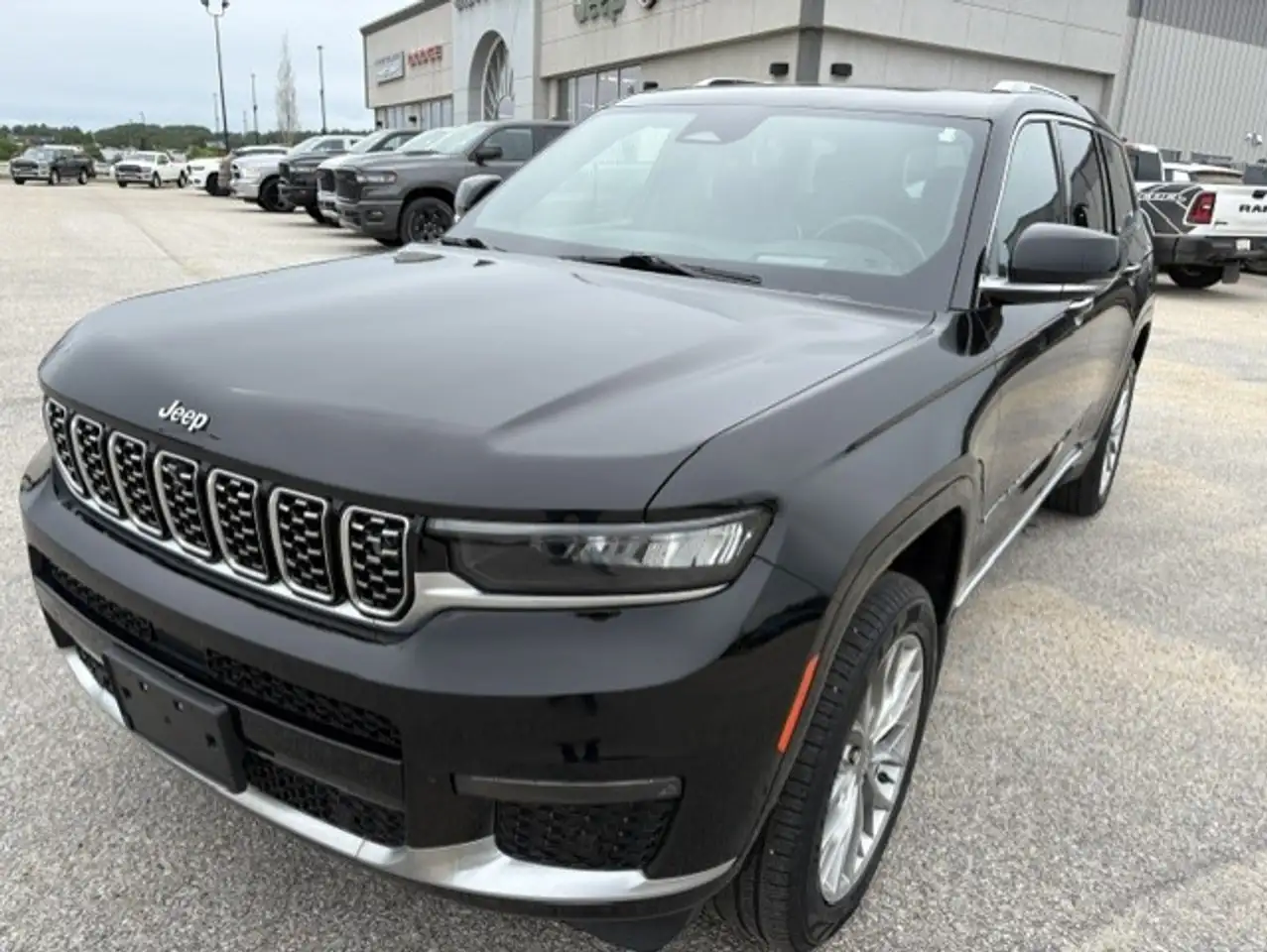Jeep Grand Cherokee - Image 1