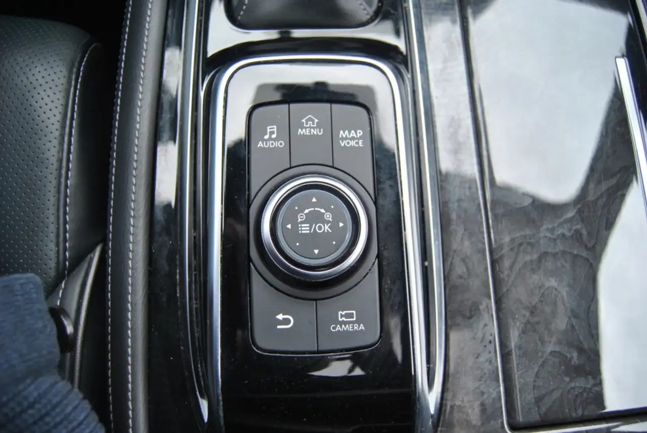 Infiniti QX80 - Image 18