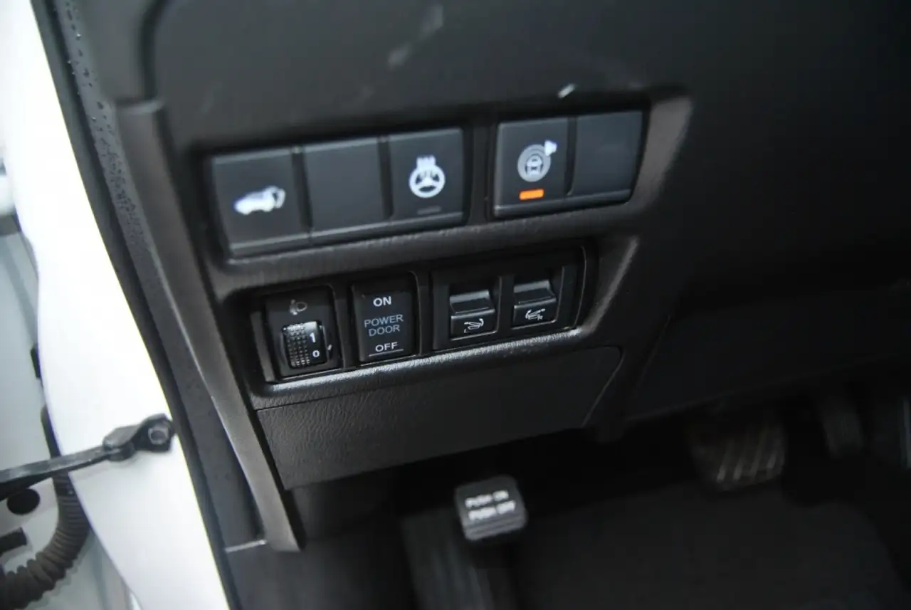 Infiniti QX80 - Image 13