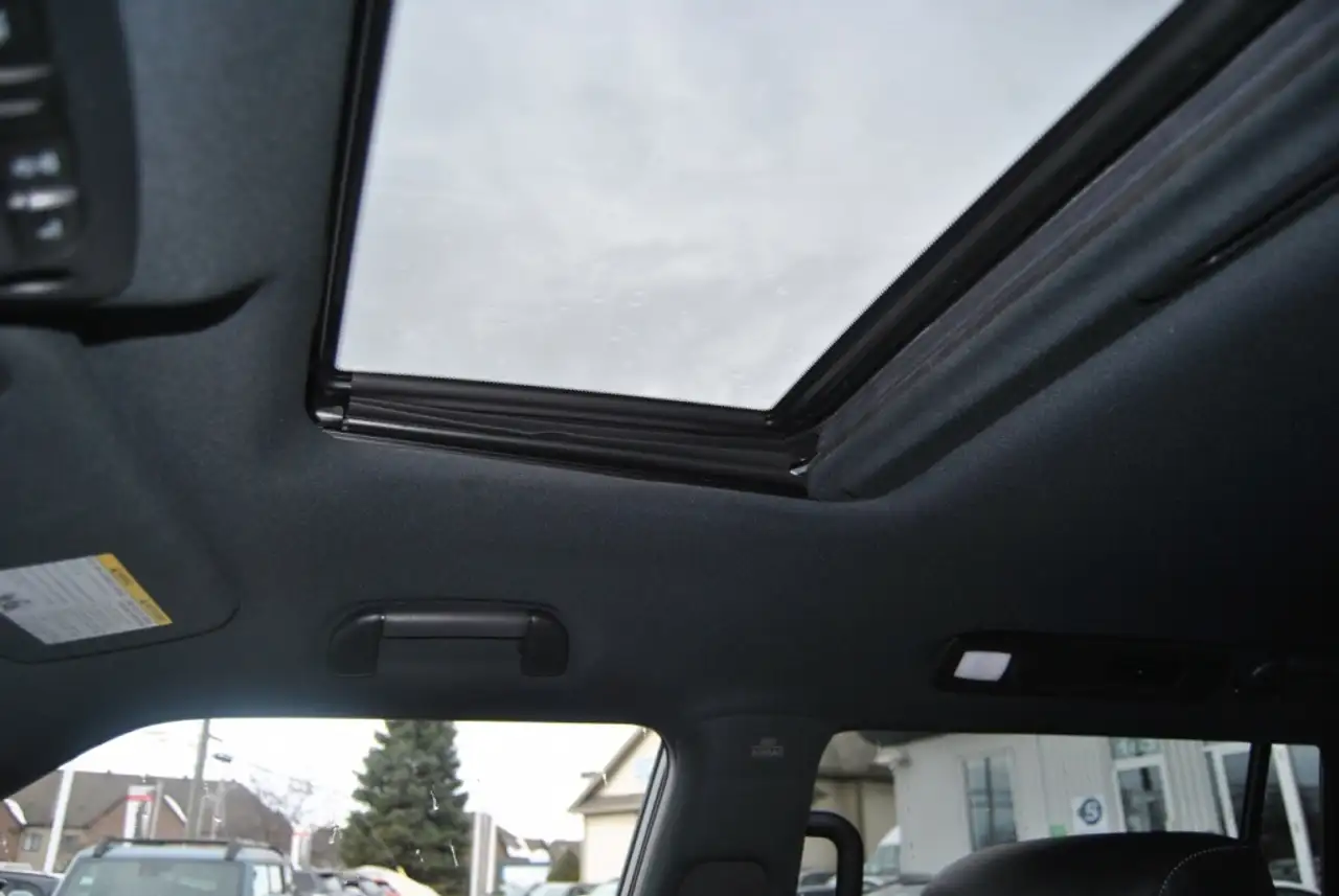 Infiniti QX80 - Image 20